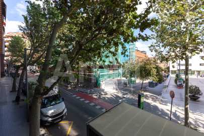 Acollidor pis al costat de l'estació de FGC -16
