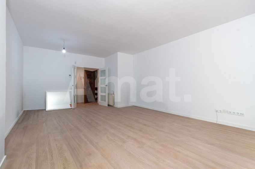 Refurbished fround-floor flat with a large terraces, in Parc Central -10