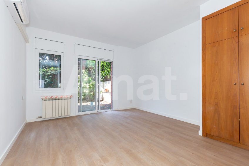 Refurbished fround-floor flat with a large terraces, in Parc Central -13