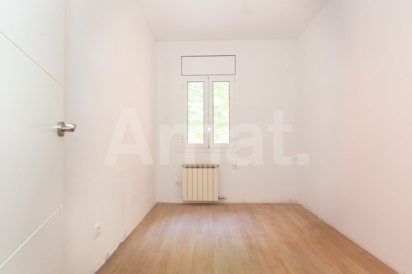 Refurbished fround-floor flat with a large terraces, in Parc Central -15