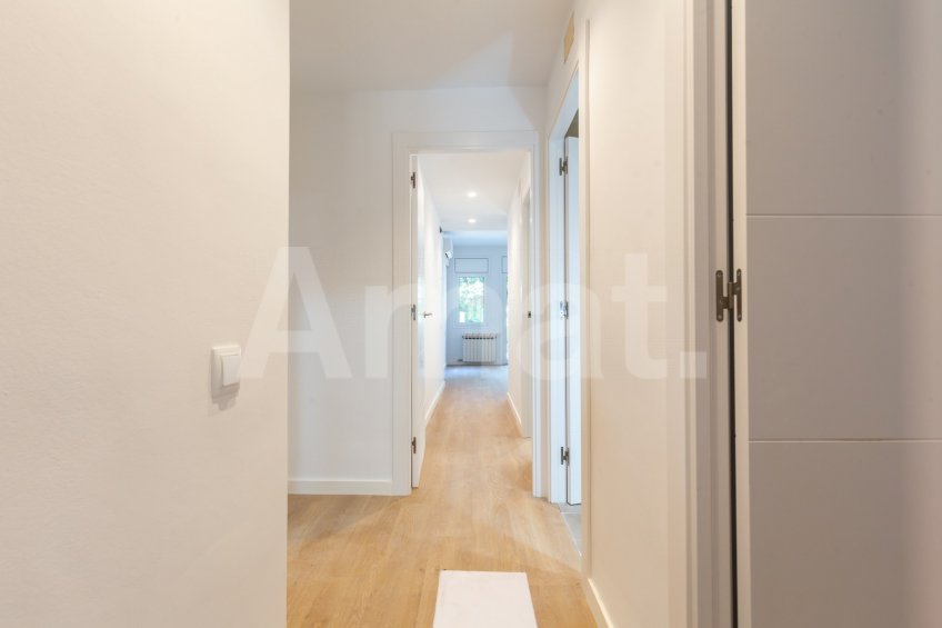 Refurbished fround-floor flat with a large terraces, in Parc Central -17