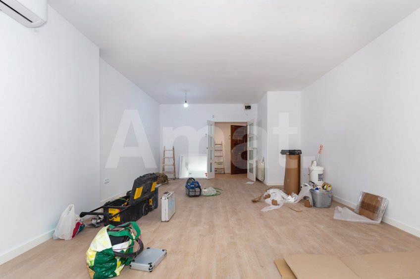 Refurbished fround-floor flat with a large terraces, in Parc Central -24