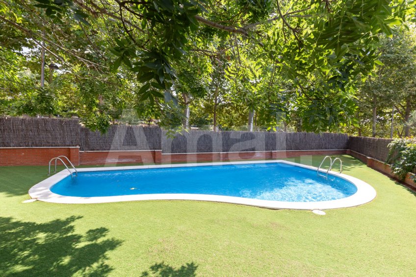 Refurbished fround-floor flat with a large terraces, in Parc Central -4