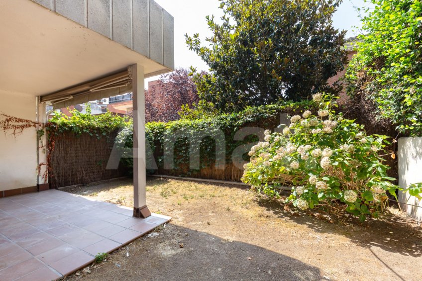 Refurbished fround-floor flat with a large terraces, in Parc Central -5