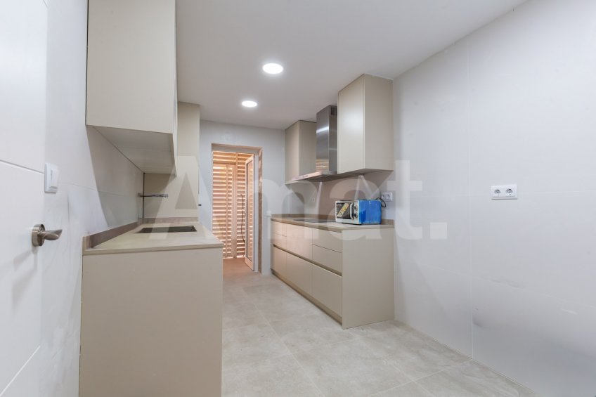 Refurbished fround-floor flat with a large terraces, in Parc Central -9