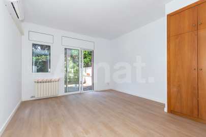 Refurbished fround-floor flat with a large terraces, in Parc Central -13