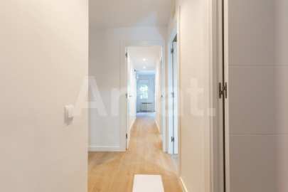 Refurbished fround-floor flat with a large terraces, in Parc Central -17