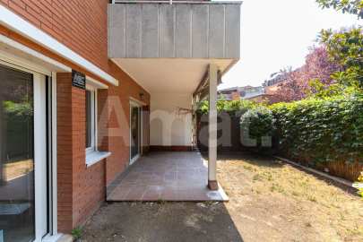 Refurbished fround-floor flat with a large terraces, in Parc Central -2