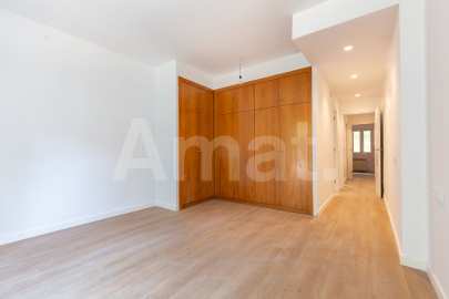 Refurbished fround-floor flat with a large terraces, in Parc Central -21