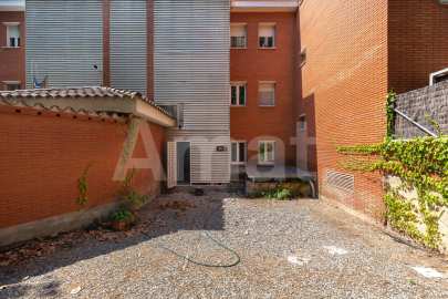 Refurbished fround-floor flat with a large terraces, in Parc Central -7
