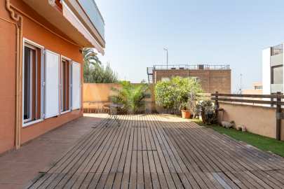 Planta baja con gran terraza y vistas, en La Miranda -8