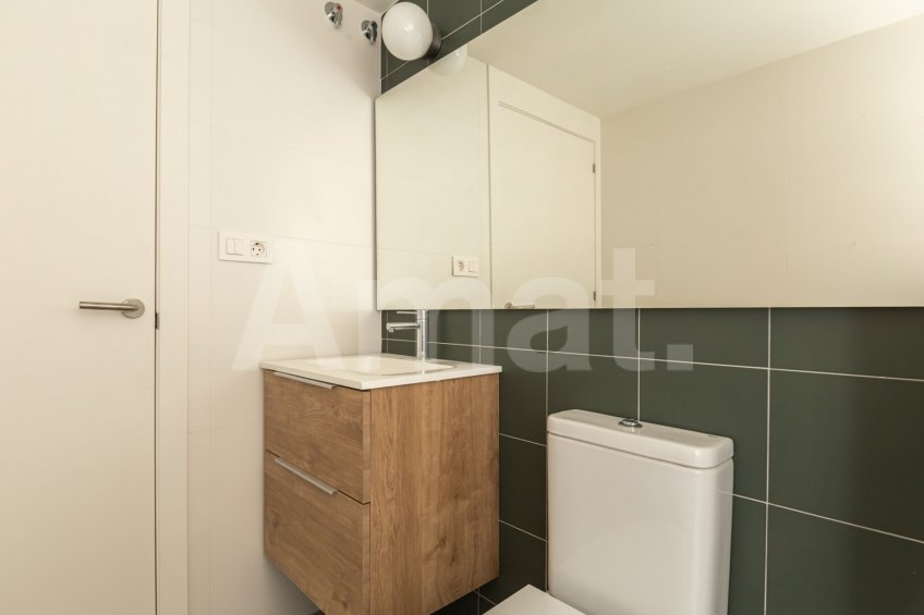 Groundfloor with garden to enjoy and live in -11