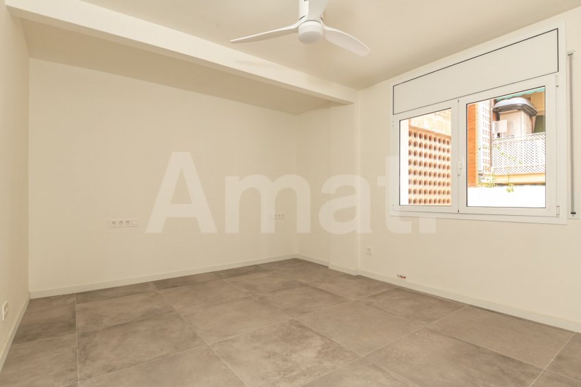 Groundfloor with garden to enjoy and live in -15