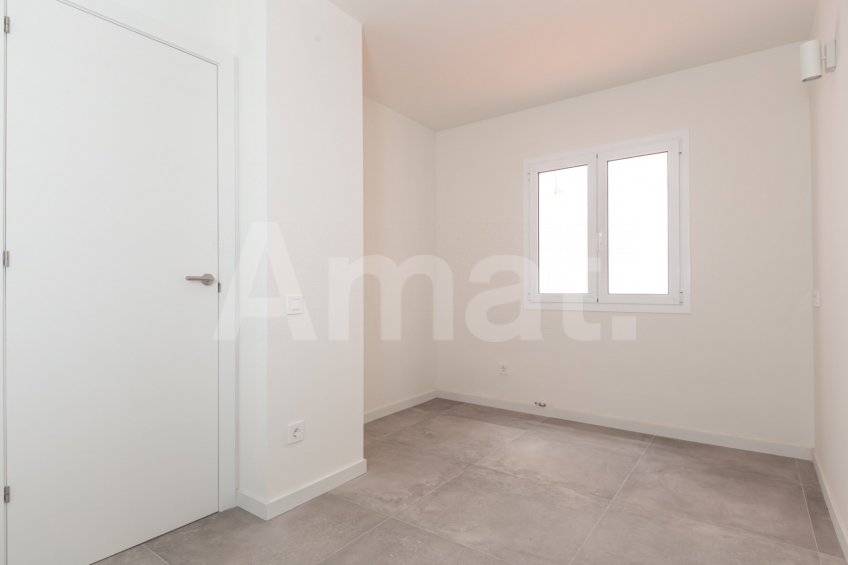 Groundfloor with garden to enjoy and live in -17