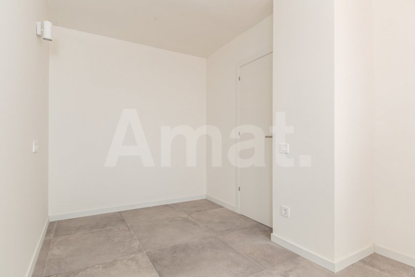 Groundfloor with garden to enjoy and live in -18