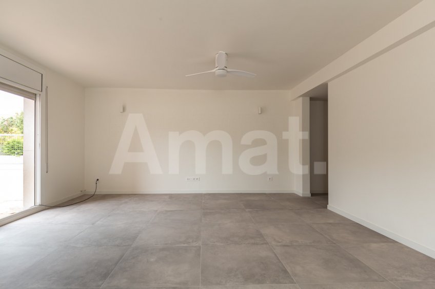 Groundfloor with garden to enjoy and live in -6