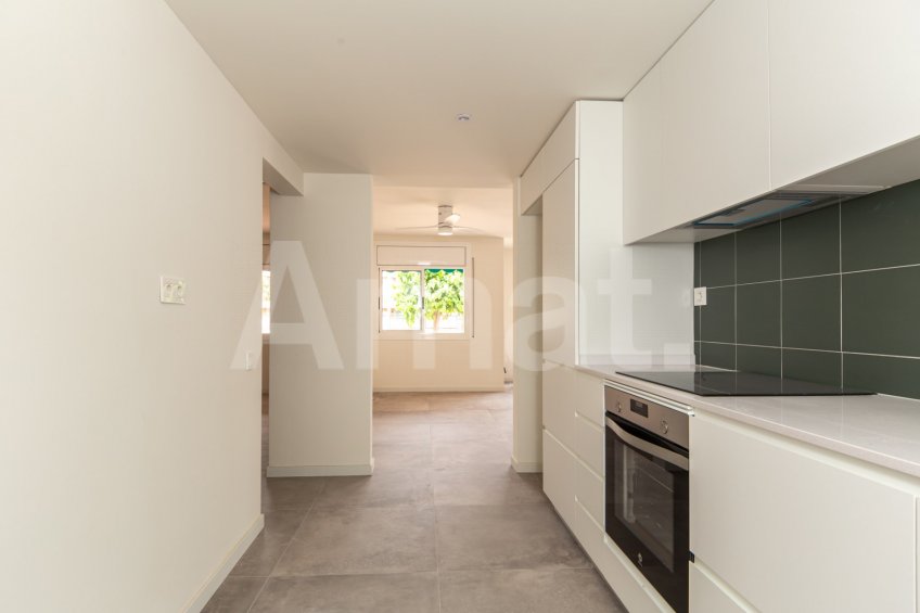 Groundfloor with garden to enjoy and live in -9