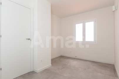 Groundfloor with garden to enjoy and live in -17