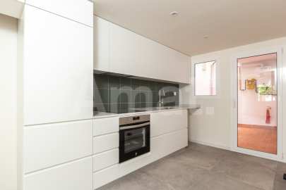 Groundfloor with garden to enjoy and live in -2