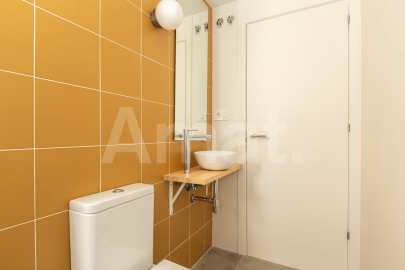 Groundfloor with garden to enjoy and live in -20