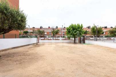 Groundfloor with garden to enjoy and live in -25
