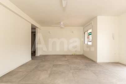 Groundfloor with garden to enjoy and live in -5