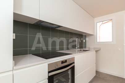 Groundfloor with garden to enjoy and live in -8