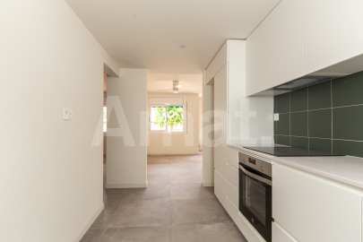 Groundfloor with garden to enjoy and live in -9