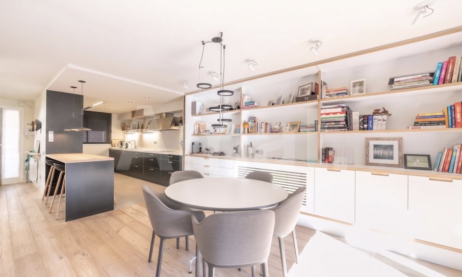 Exclusiva casa adossada cantonera amb jardí privat a Sant Just Desvern