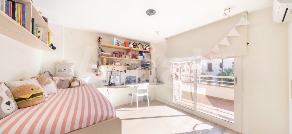 Exclusiva casa adossada cantonera amb jardí privat a Sant Just Desvern -12