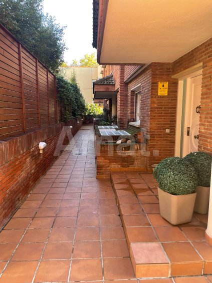 Exclusiva casa adossada cantonera amb jardí privat a Sant Just Desvern -21