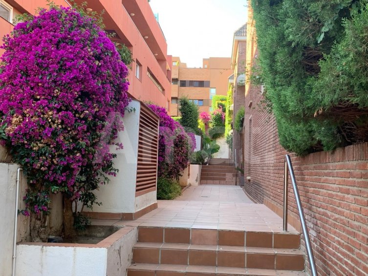 Exclusiva casa adossada cantonera amb jardí privat a Sant Just Desvern -27