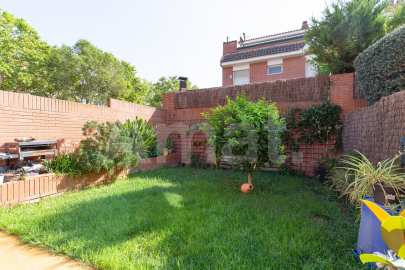 Magnífica planta baixa dúplex amb jardí, en una de les millors zones -15