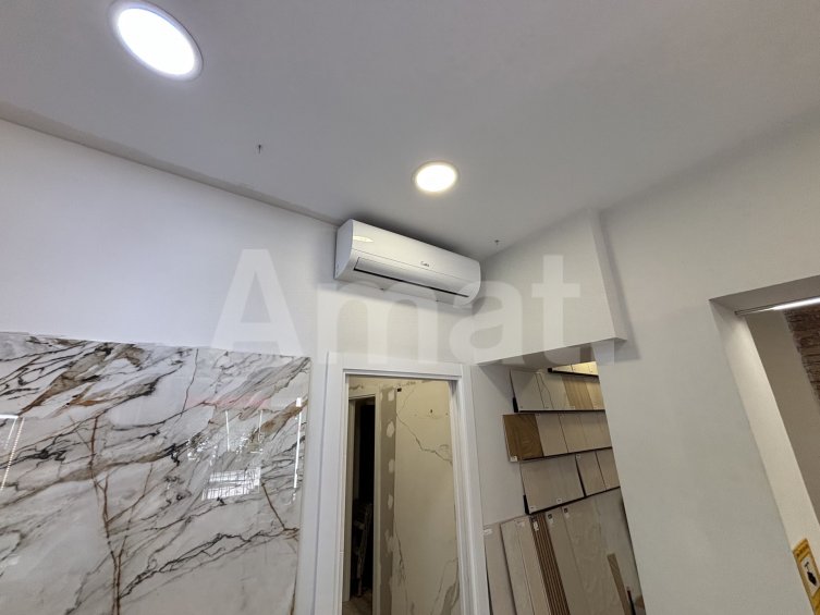 Commercial Premises of 92 sqm, Fully Refurbished and Ready for Business -13