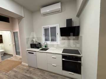 Commercial Premises of 92 sqm, Fully Refurbished and Ready for Business -10
