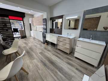 Commercial Premises of 92 sqm, Fully Refurbished and Ready for Business -6