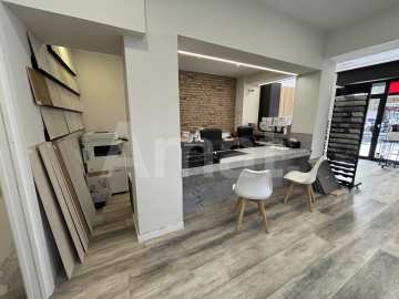 Commercial Premises of 92 sqm, Fully Refurbished and Ready for Business -7