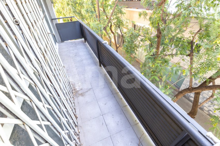 Bright apartment with balcony, in La Barceloneta, close to the sea -11