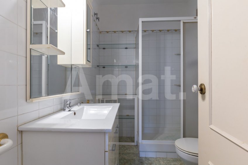 Bright apartment with balcony, in La Barceloneta, close to the sea -24