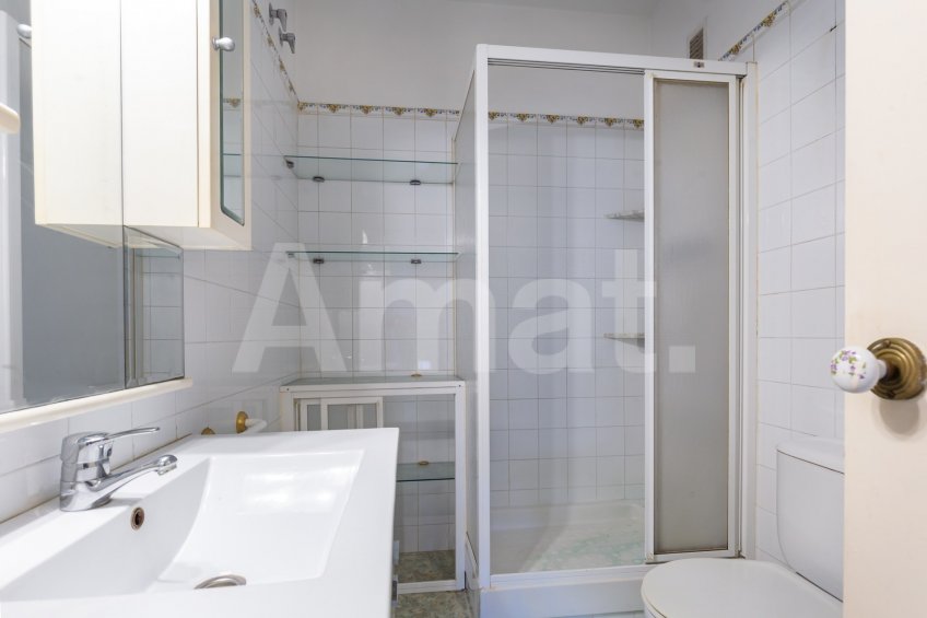 Bright apartment with balcony, in La Barceloneta, close to the sea -25