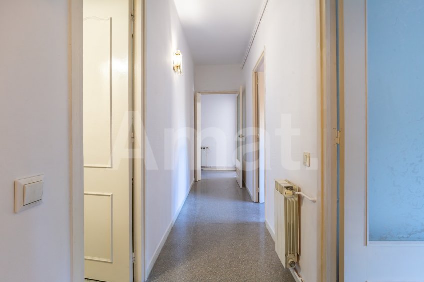 Bright apartment with balcony, in La Barceloneta, close to the sea -26