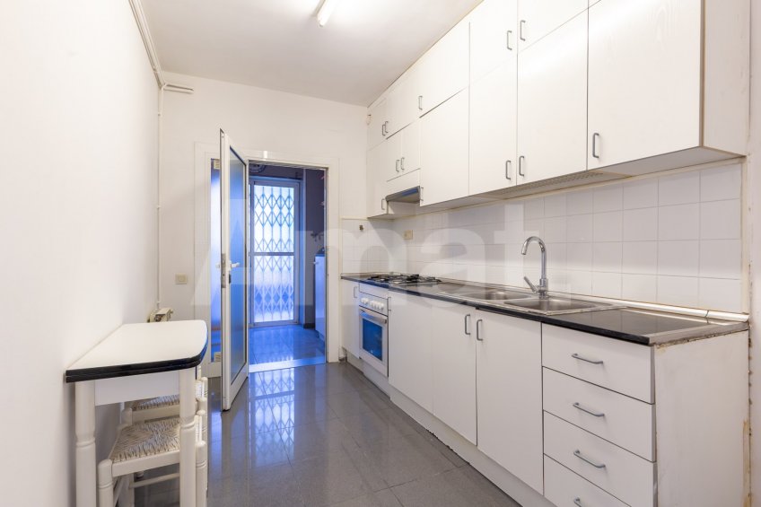 Bright apartment with balcony, in La Barceloneta, close to the sea -3