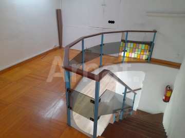 Local en calle Valencia -13