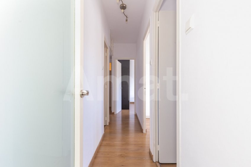 Bright 3-bedroom apartment in Segle XX -10