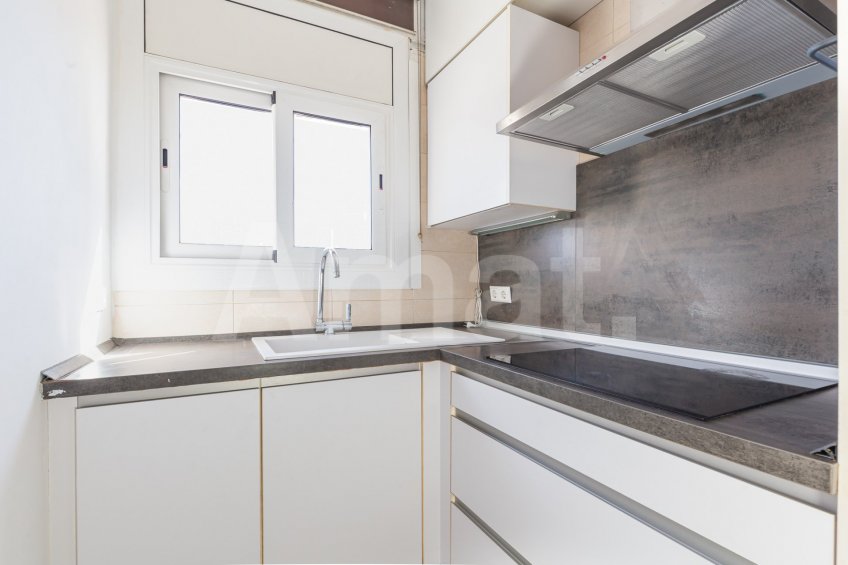 Bright 3-bedroom apartment in Segle XX -3