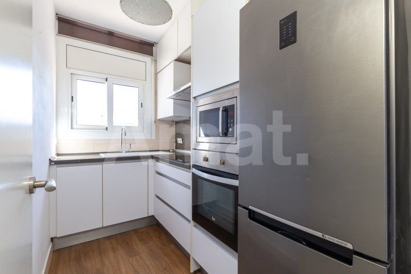 Bright 3-bedroom apartment in Segle XX -8