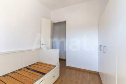 Bright 3-bedroom apartment in Segle XX -11