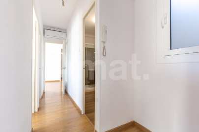Bright 3-bedroom apartment in Segle XX -20