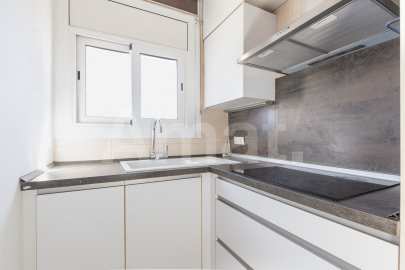 Bright 3-bedroom apartment in Segle XX -3