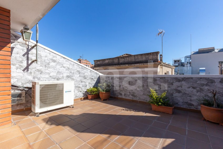 AMAT IMMOBILIARIS ofrece esta espectacular casa adosada en pleno centro de Rubí -37